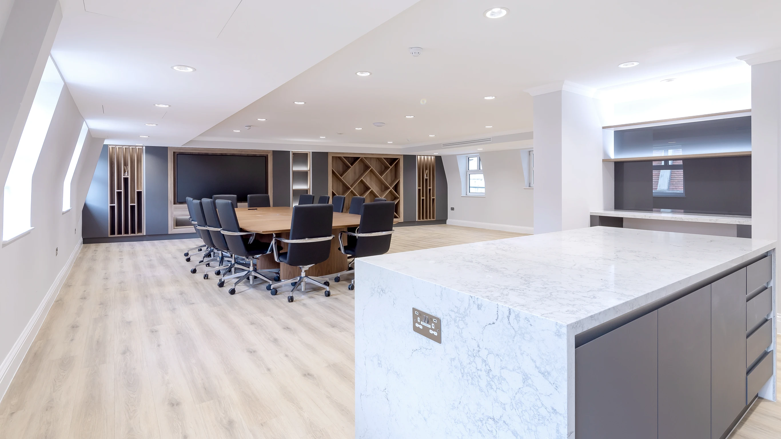 08-building-carousel